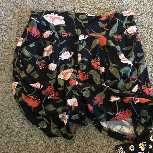 Lot of adorable and soft harem shorts. Softest fabric ever - Picture 5 of 6